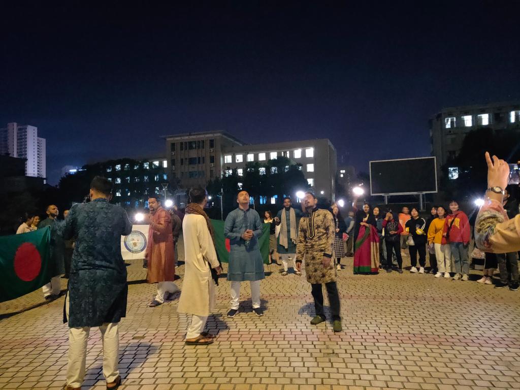 与KY官网中国学生、留学生一起欢