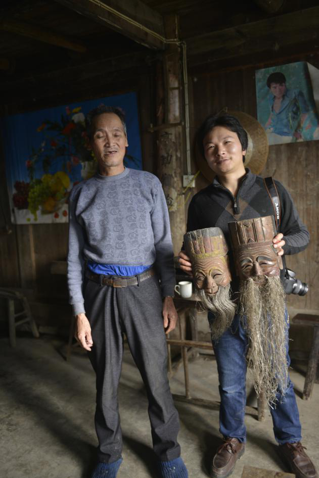 毛攀云老师在新化县金凤乡调研