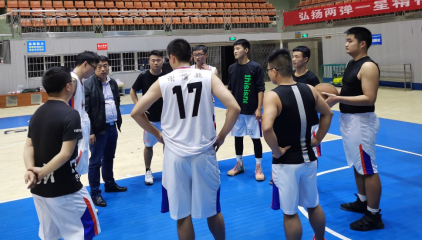 向书记与KY官网球员总结交流