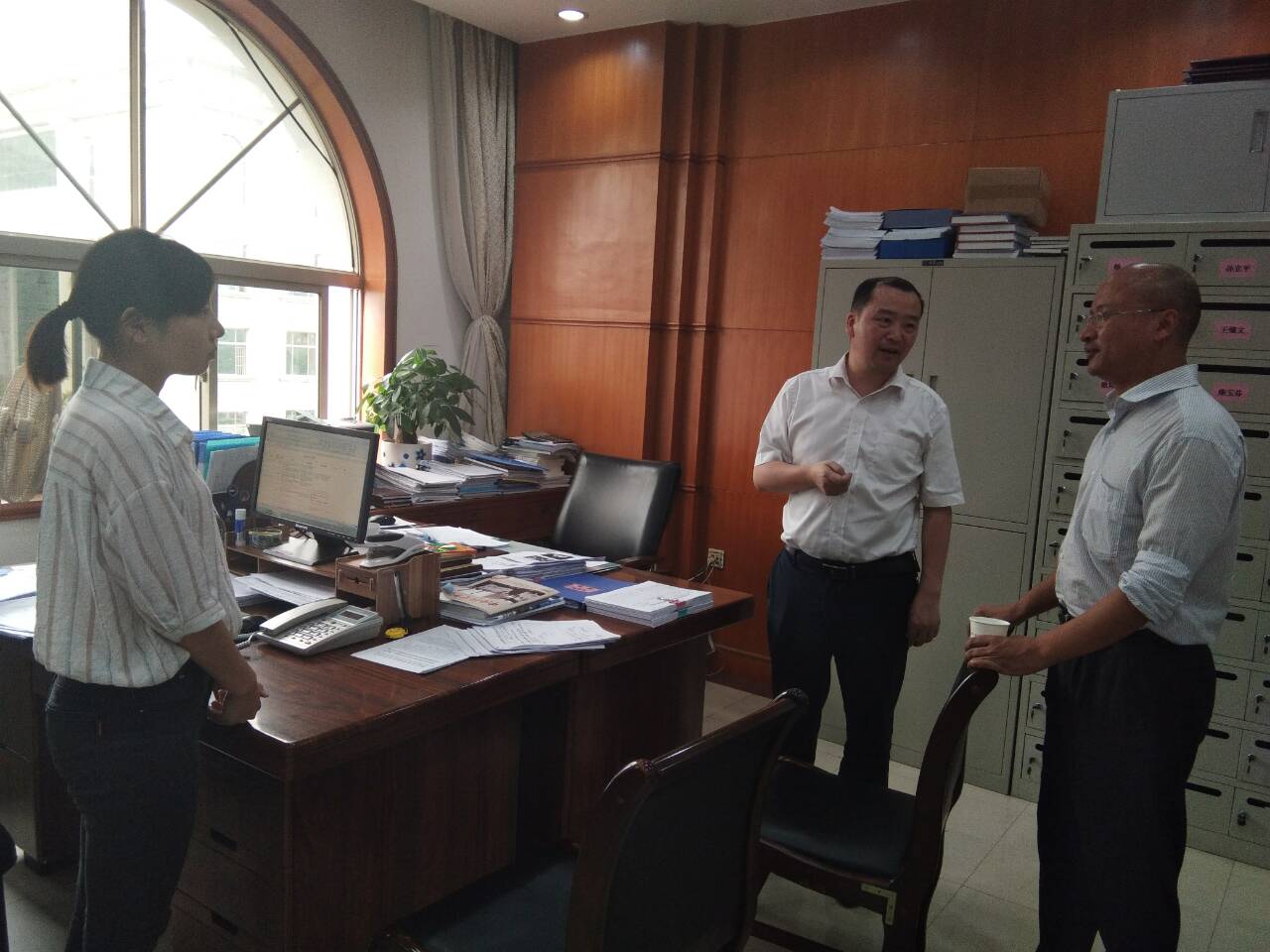 发改委看望学生