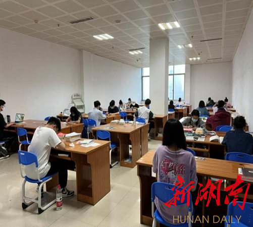 KY开元集团官网入口图书馆新建第三考研自习室