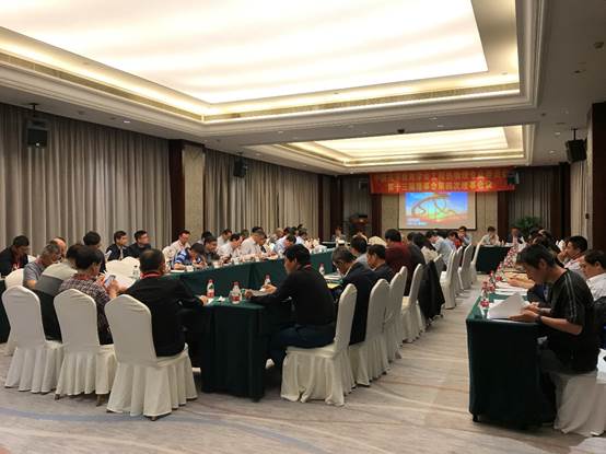 说明:图片包含 人员, 室内, 地面, 地板描述已自动生成