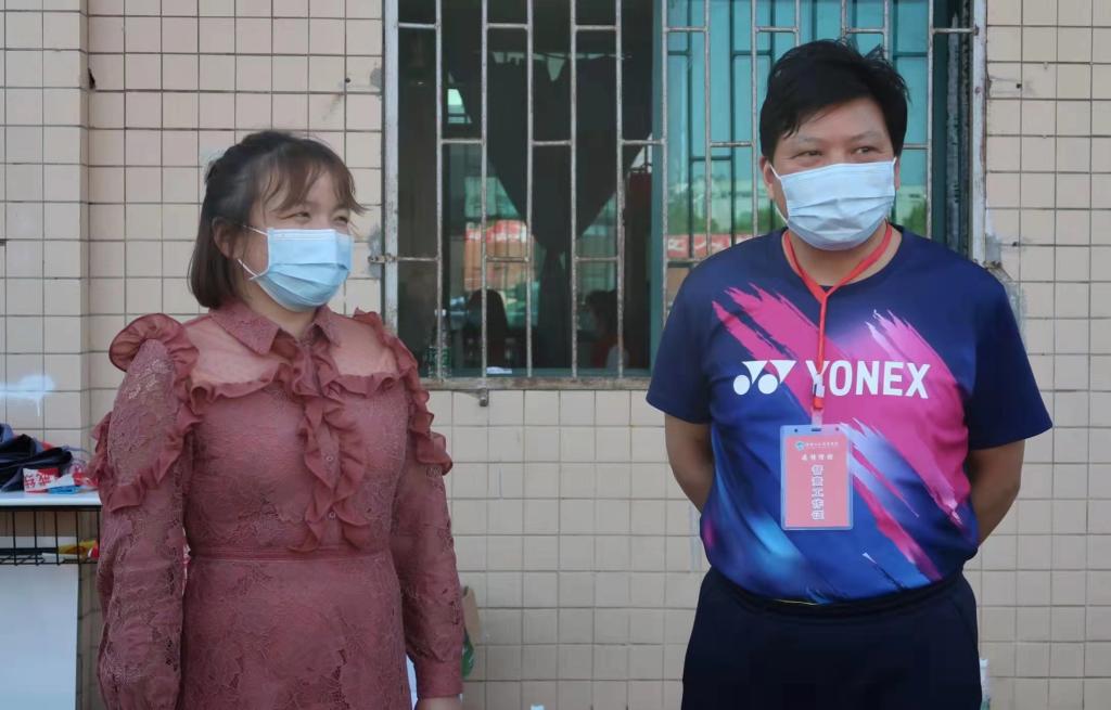 党委书记刘和云在采样现场指导