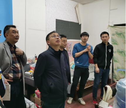 (图一)副校长刘建勋、书记彭健民和副书记向瑞桃