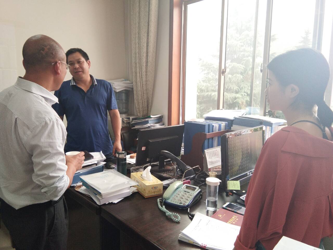 发改委看望学生