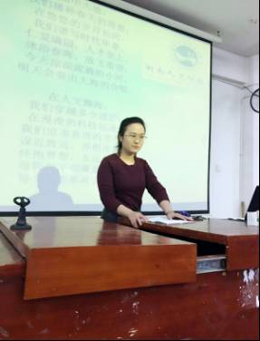 (团总支书记张蔚老师致辞)